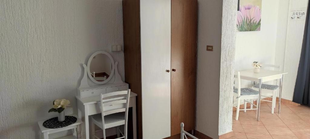 Mali Delfin Apartment Sveti Juraj Exterior photo