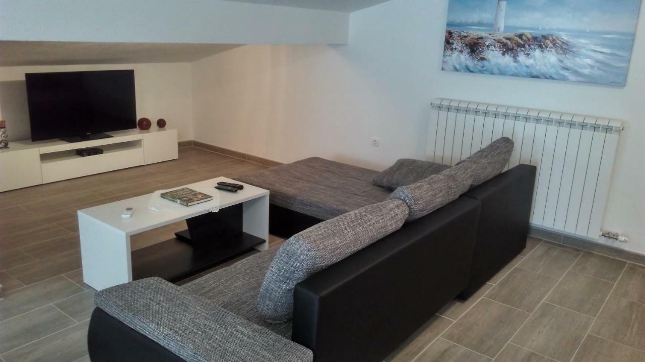Mali Delfin Apartment Sveti Juraj Exterior photo