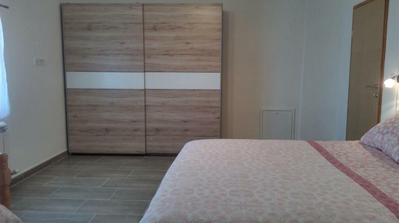 Mali Delfin Apartment Sveti Juraj Exterior photo