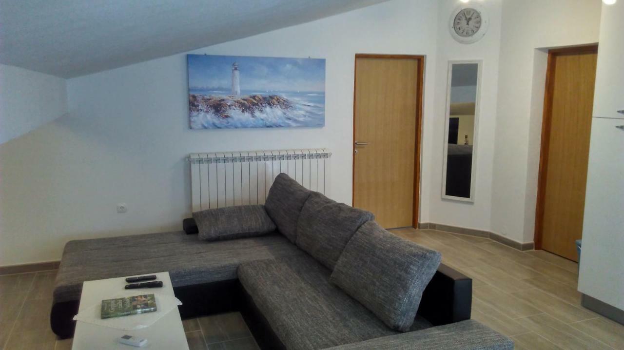 Mali Delfin Apartment Sveti Juraj Exterior photo