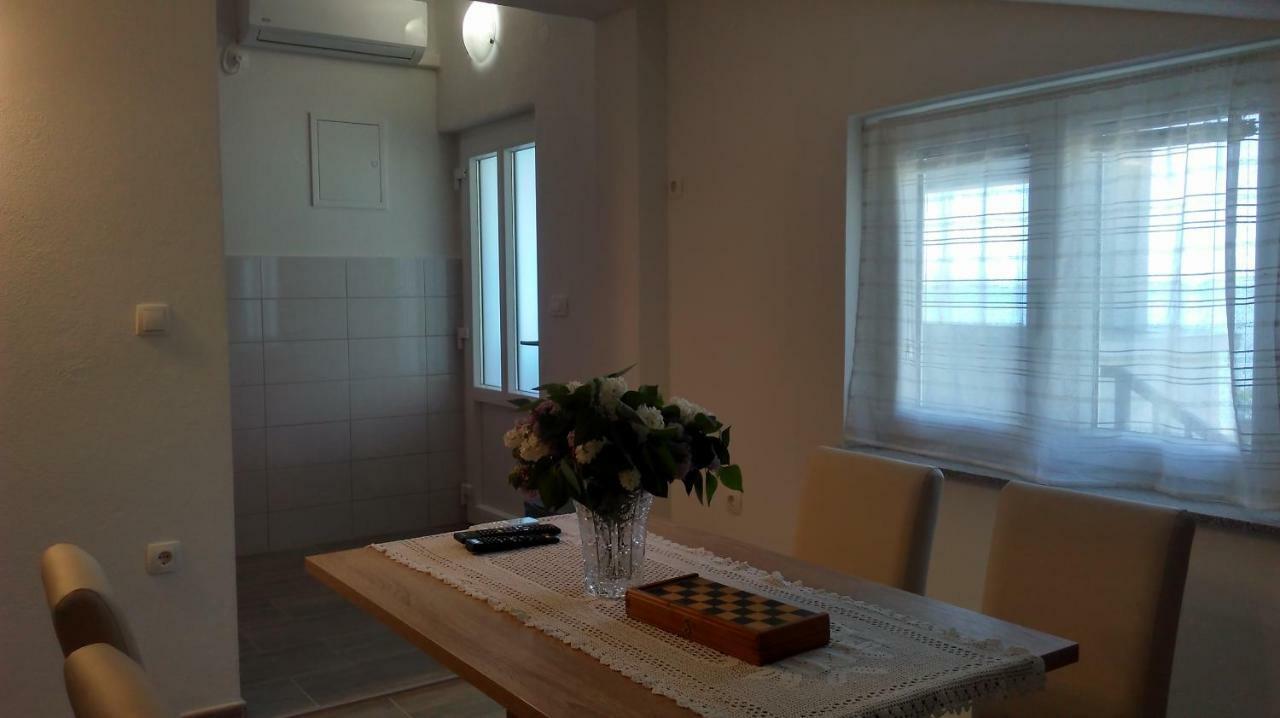 Mali Delfin Apartment Sveti Juraj Exterior photo