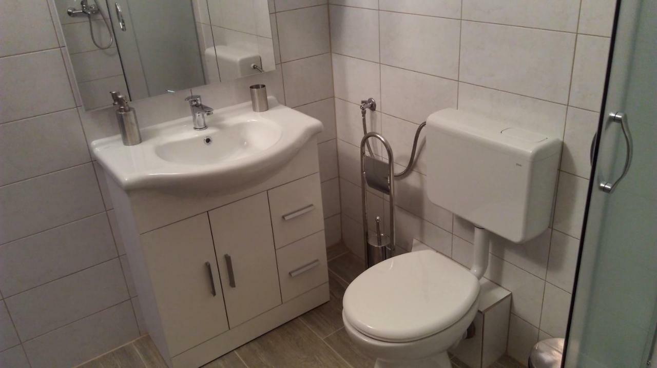 Mali Delfin Apartment Sveti Juraj Exterior photo